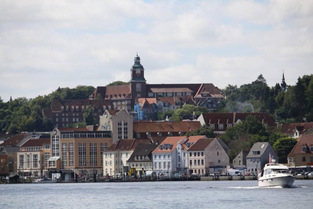 Gemuetliche Haushaelfte Mit Garten Und Terrasse Flensburg Kültér fotó
