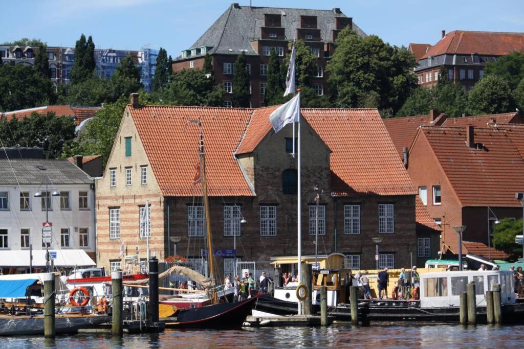 Gemuetliche Haushaelfte Mit Garten Und Terrasse Flensburg Kültér fotó