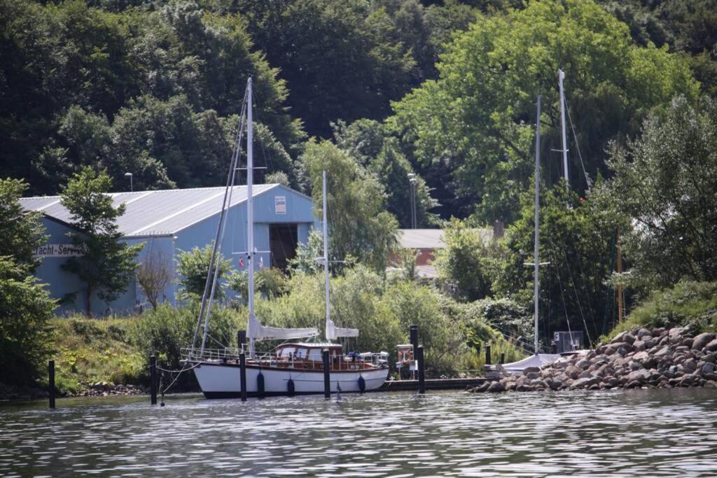 Gemuetliche Haushaelfte Mit Garten Und Terrasse Flensburg Kültér fotó