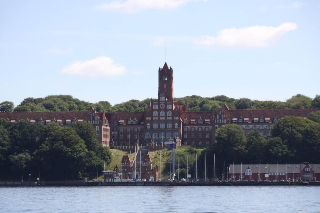 Gemuetliche Haushaelfte Mit Garten Und Terrasse Flensburg Kültér fotó