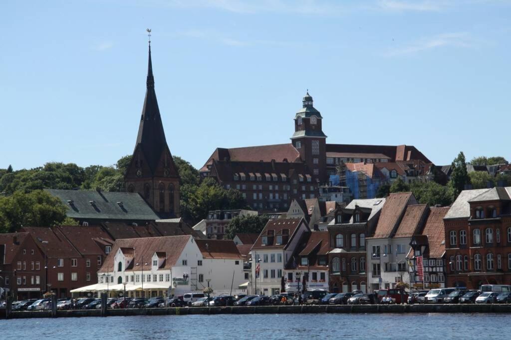Gemuetliche Haushaelfte Mit Garten Und Terrasse Flensburg Kültér fotó