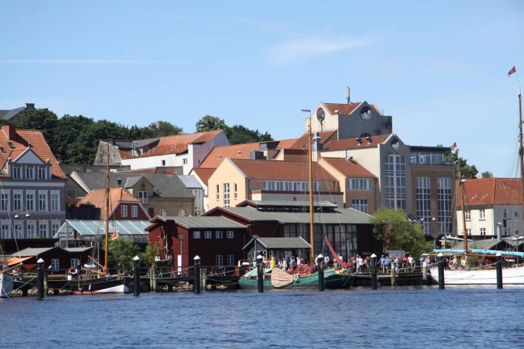 Gemuetliche Haushaelfte Mit Garten Und Terrasse Flensburg Kültér fotó